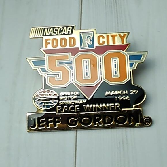 NASCAR Food City 500 Bristol Motor Speedway 1998 Winner Jeff Gordon Pin - Picture 1 of 2